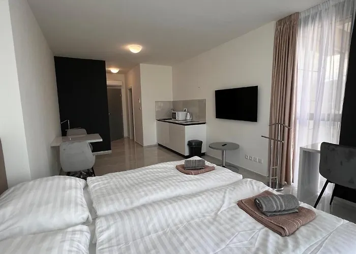 Апартаменты Air Conditioned 1 Vienna Gate, 2 Братислава